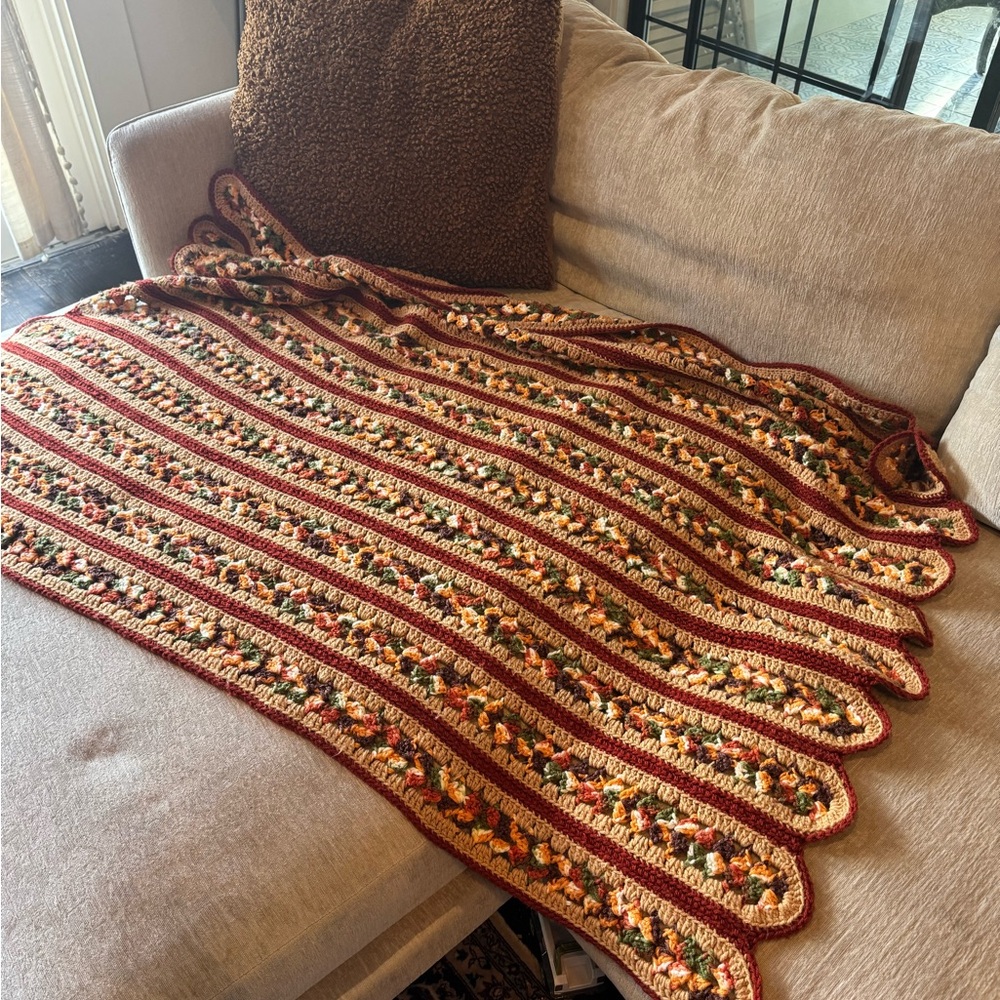 Vintage Handmade Crochet Afghan Blanket Scalloped Granny Stripe Throw Boho Retro - Picture 6 of 6
